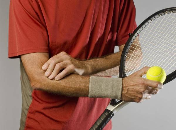 40 a 50 % dos tenistas sofrerão de dor no cotovelo decorrentes da epicondilite lateral